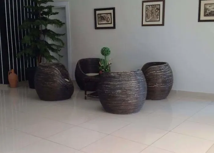 Palace - Halal Hotel *